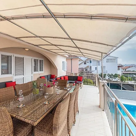 Вилла Urban Трогир