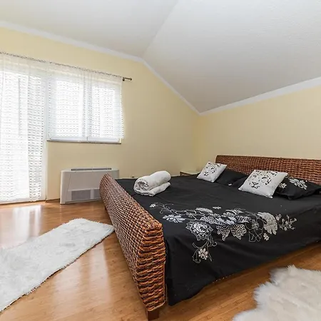 Urban Вилла Трогир