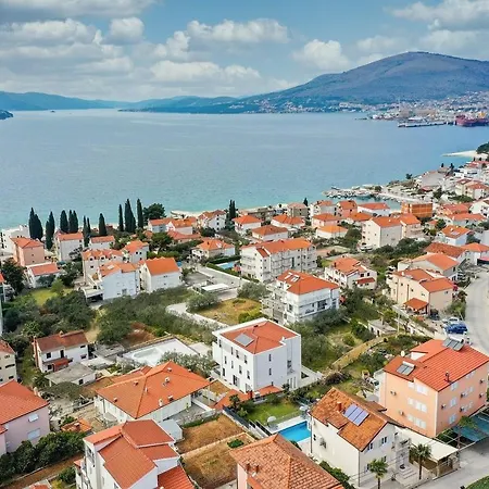 Вилла Urban Трогир